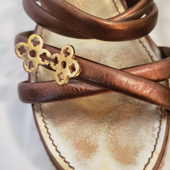 Louis Vuitton Bronze strappy sandals - Picture 5 of 15